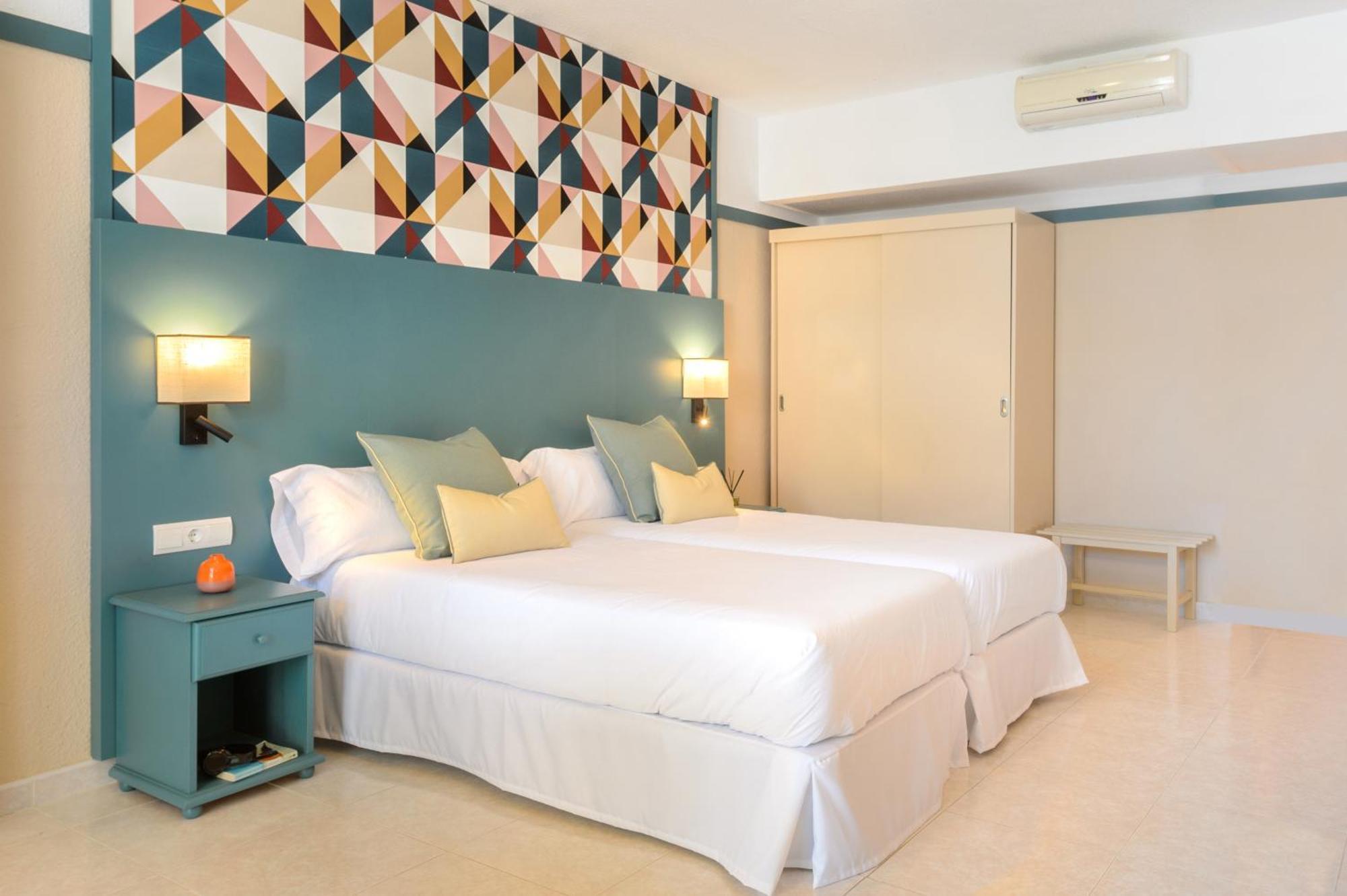 Aparthotel Vibra Club Maritim San Antonio  Ngoại thất bức ảnh