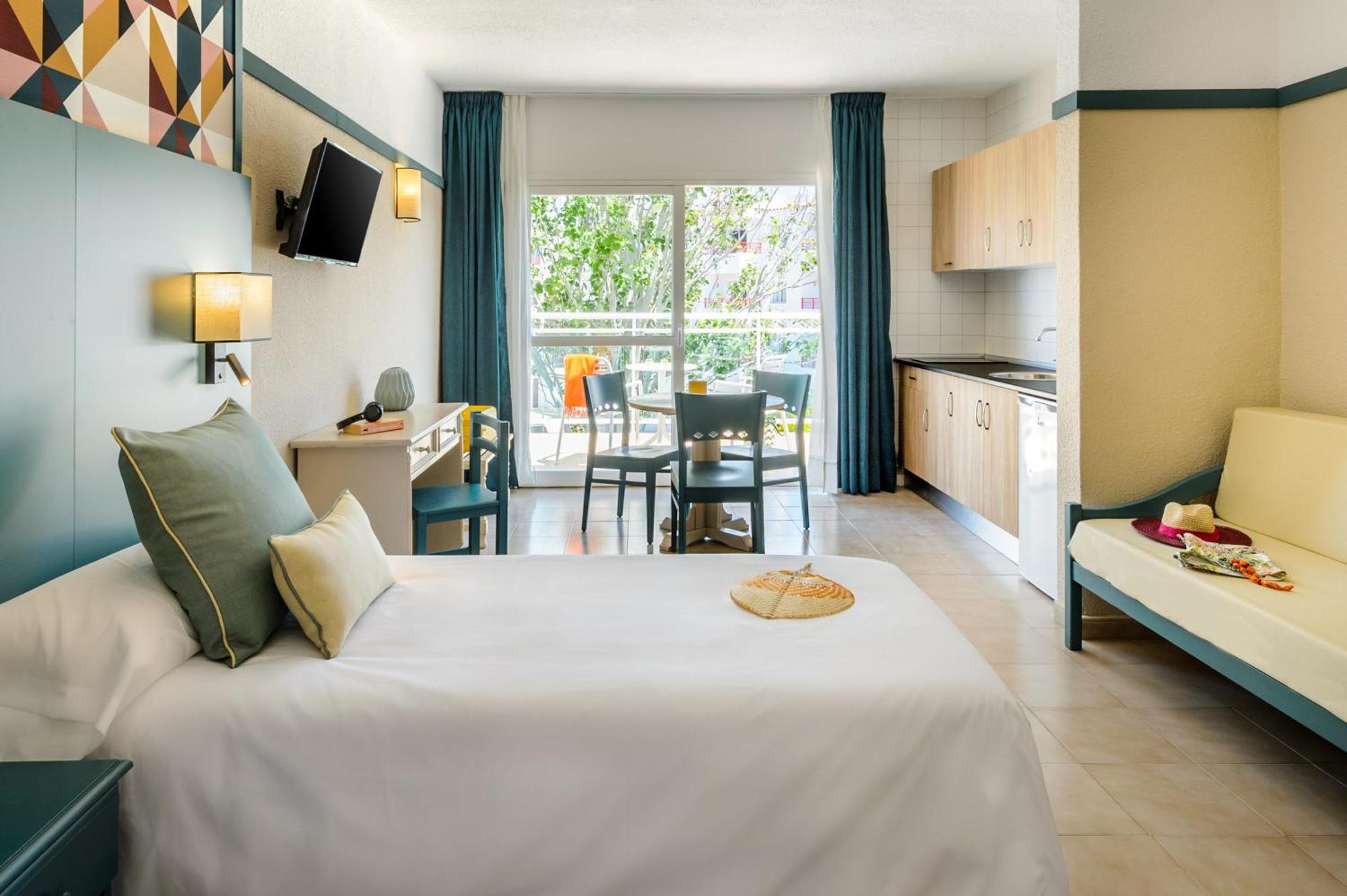 Aparthotel Vibra Club Maritim San Antonio  Ngoại thất bức ảnh